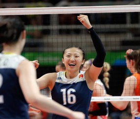 开云官网-德布劳内复出首秀惊艳全场，中国球迷激情沸腾燃爆赛场，德布劳内王者归来燃爆全场，中国球迷沸腾高燃迎接