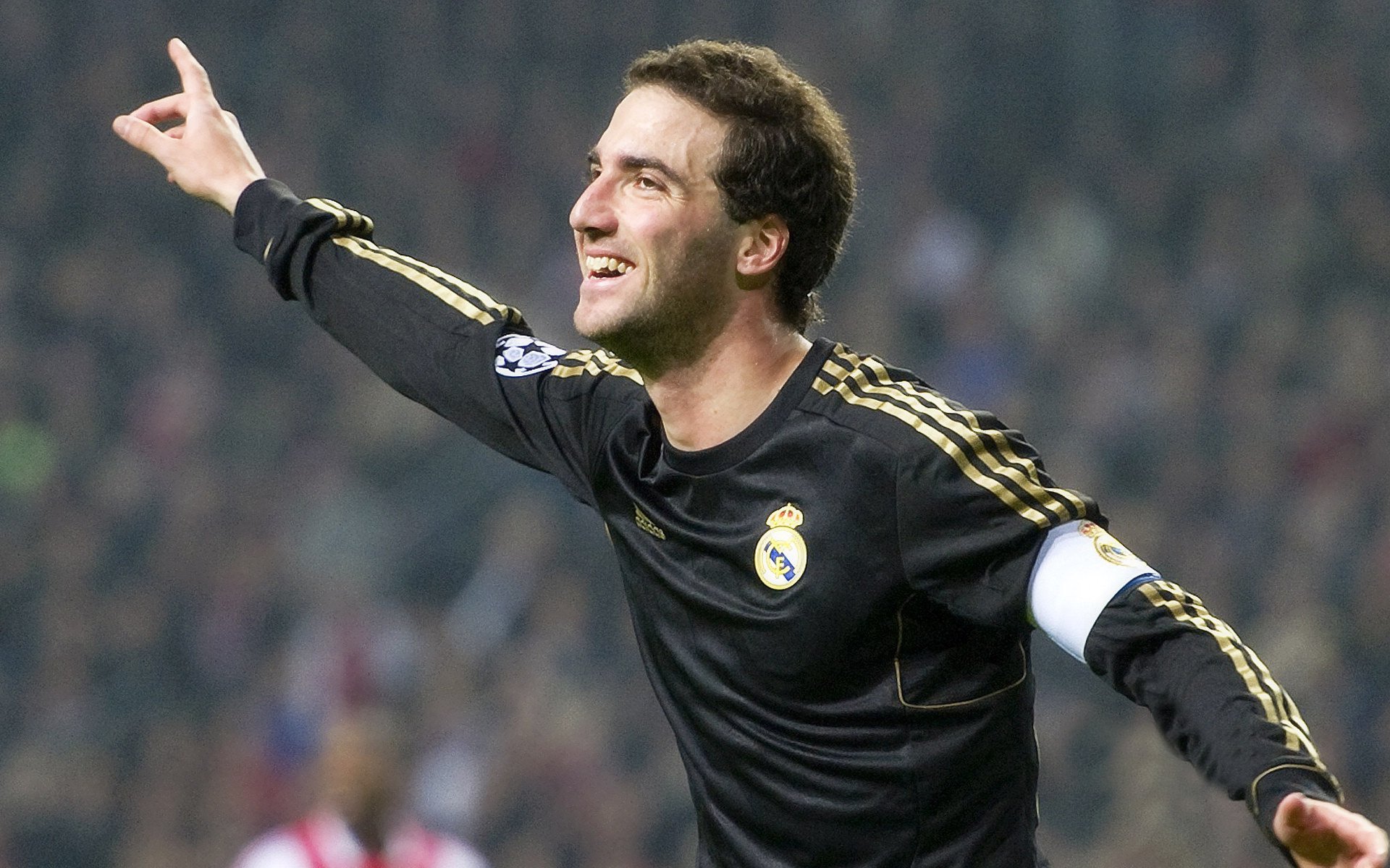 哈兰德关键助攻定乾坤，掘金比赛赛况扑朔迷离引热议，跨界风暴！哈兰德助攻击败掘金引热议